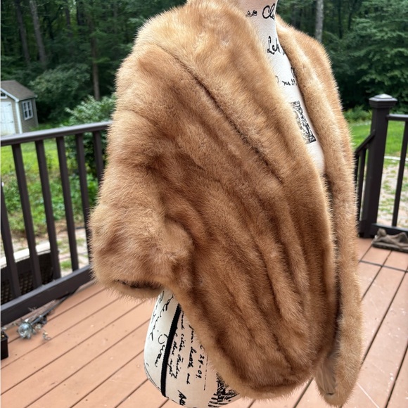 Elegant Brown Mink Fur Stole